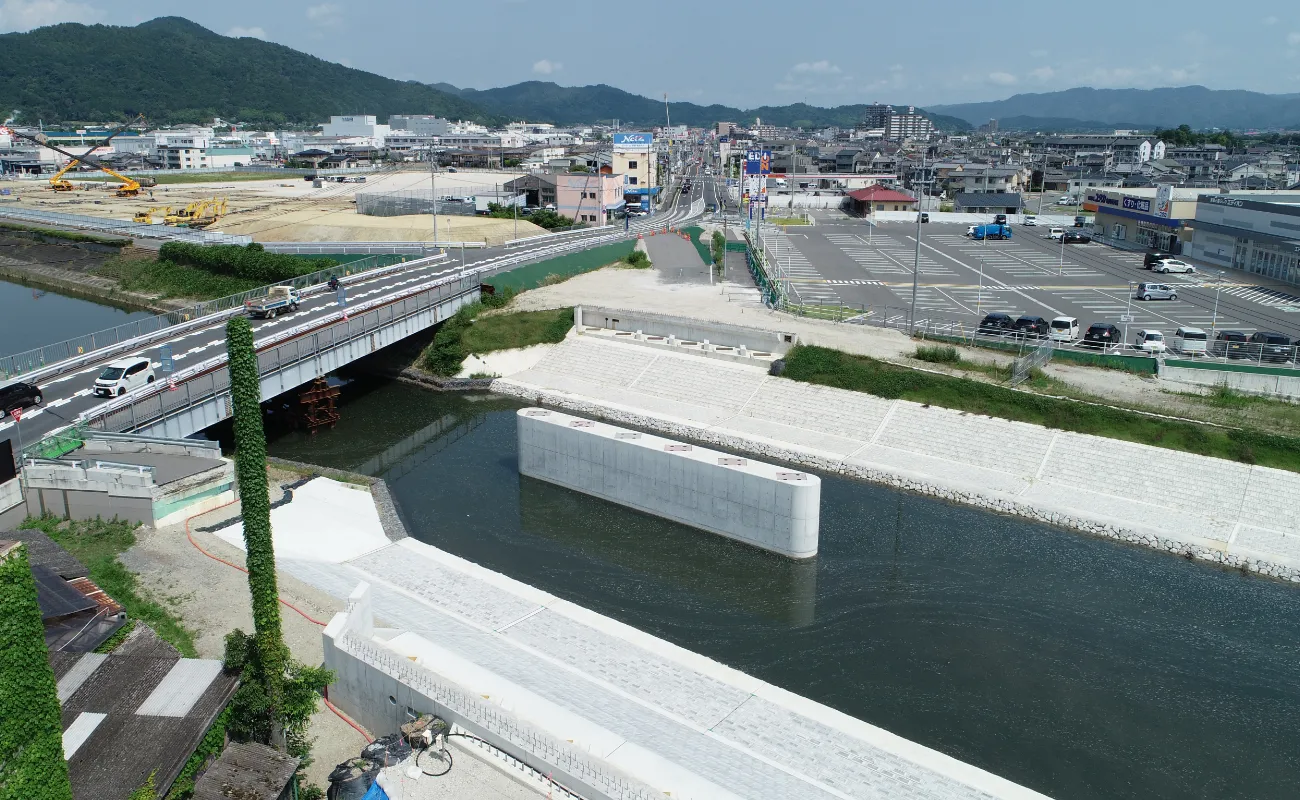 土木工事（橋梁・河川など）